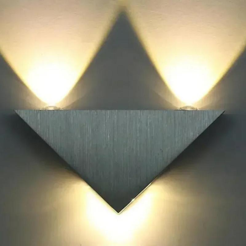 applique murale triangle design led